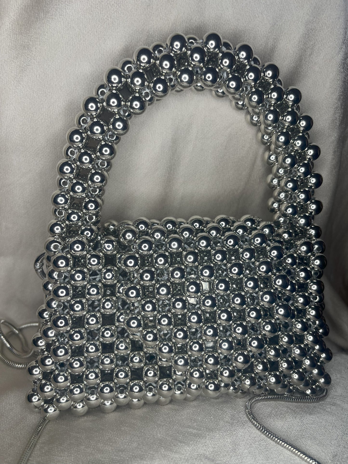 MODEL №19 silver round 8 mm beads bag