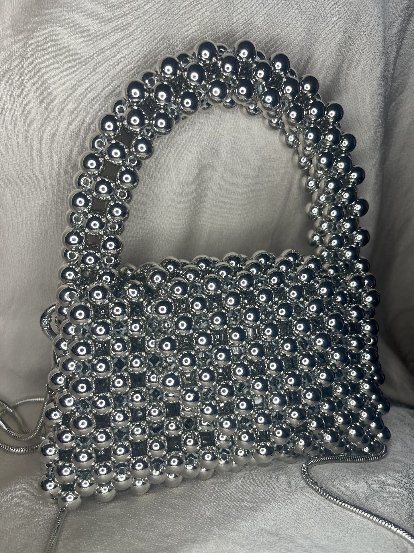 MODEL №19 silver round 8 mm beads bag