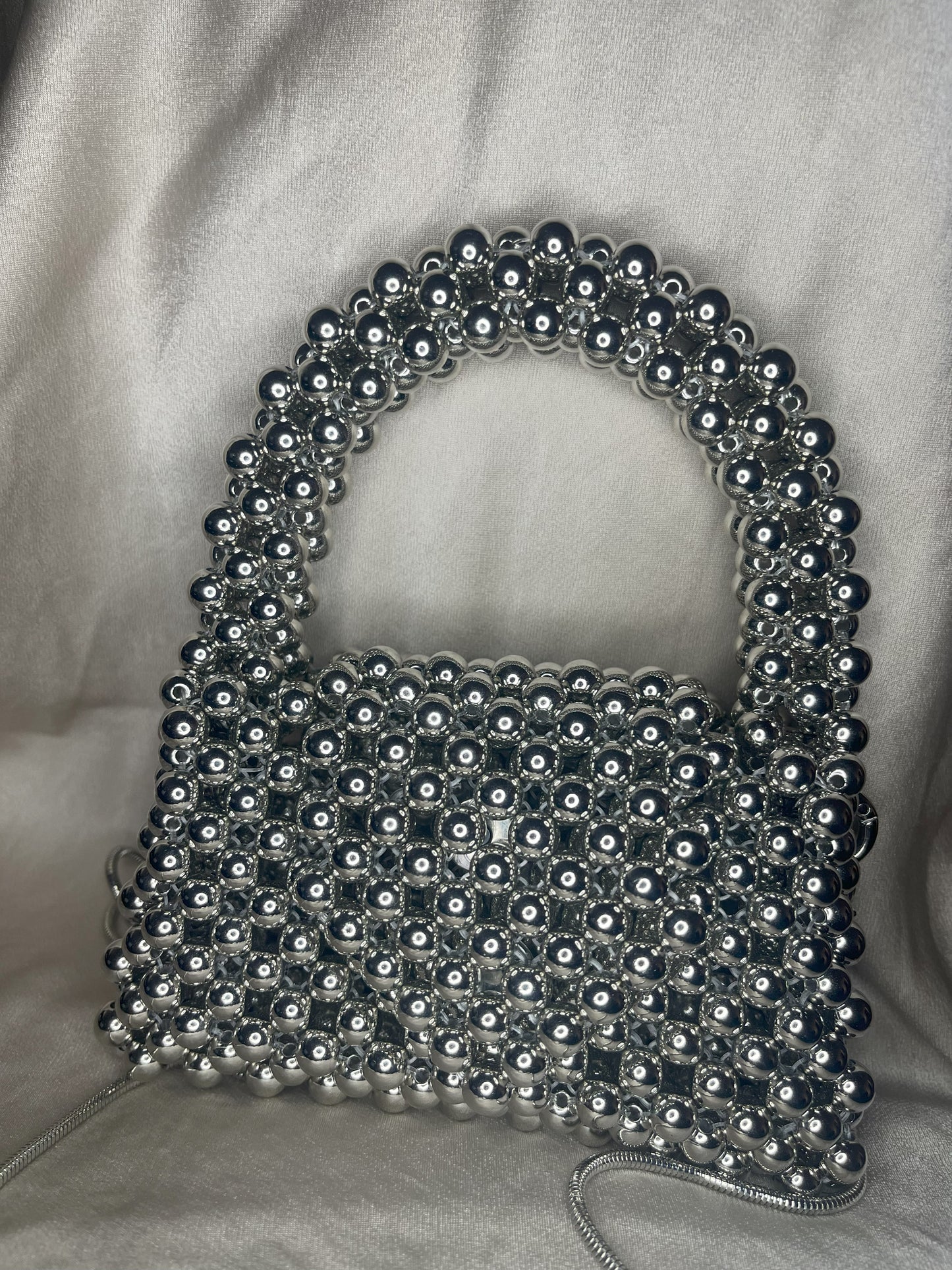 MODEL №19 silver round 8 mm beads bag